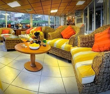 圣乔治酒店 利尼亚诺萨比亚多罗